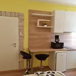 Studio Apartment Lori アパート *
